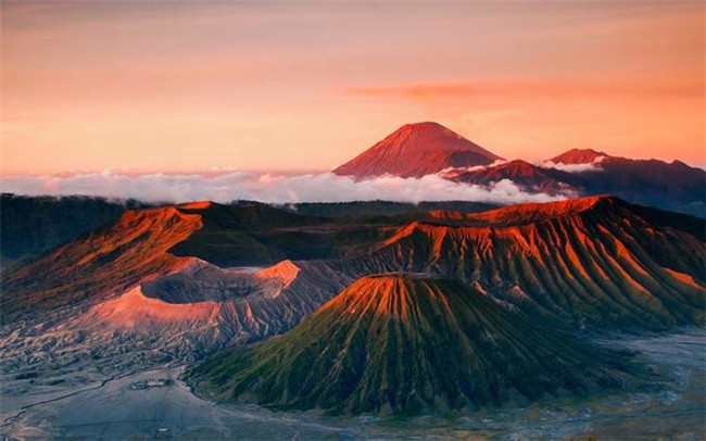 托莫洪火山.jpg